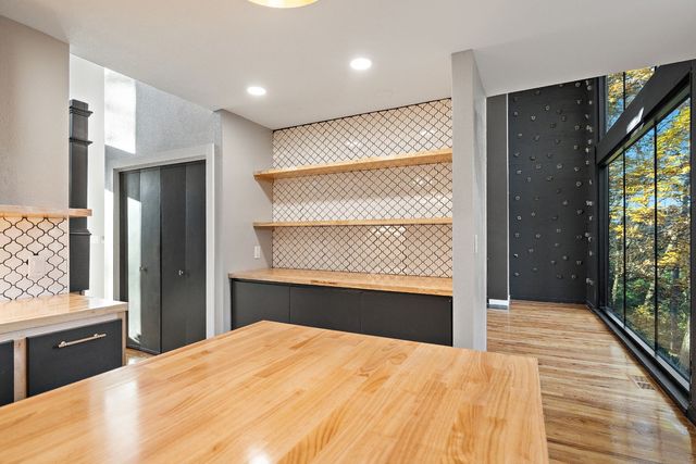 2090 SE Browns Woods Ridge, West Des Moines, IA 50265