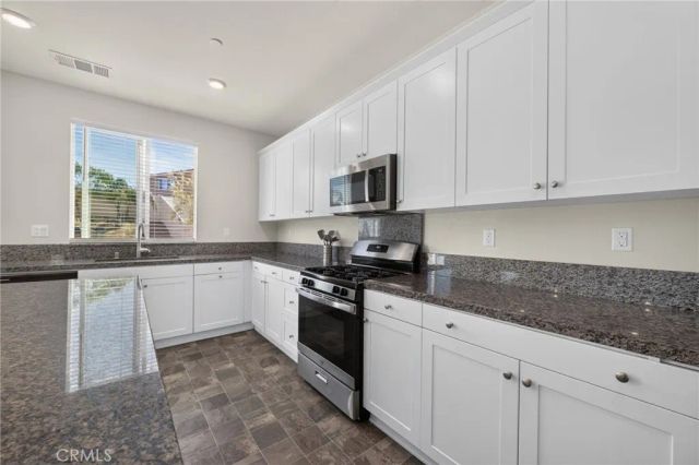 1144 Coriander St, Calimesa, CA 92320
