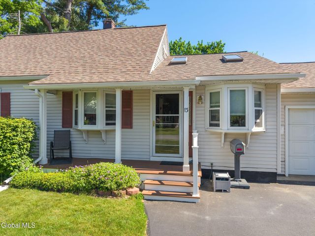 13 Saratoga Drive, Glenville, NY 12302