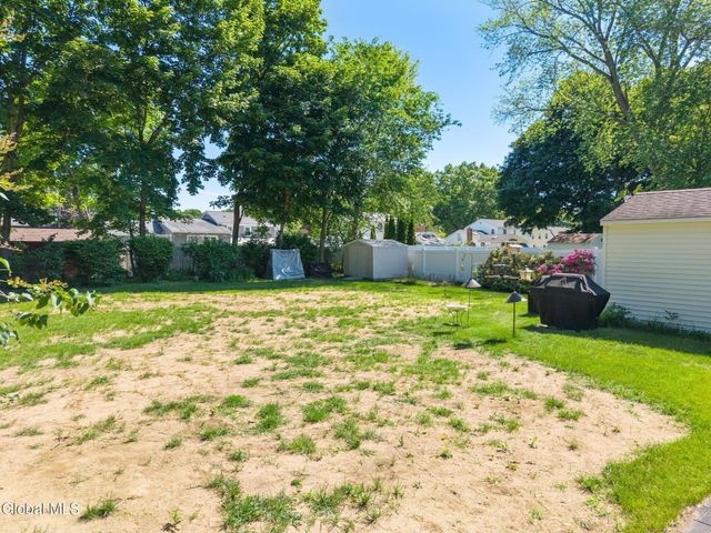 13 Saratoga Drive, Glenville, NY 12302
