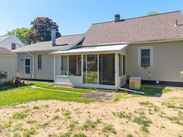 13 Saratoga Drive, Glenville, NY 12302