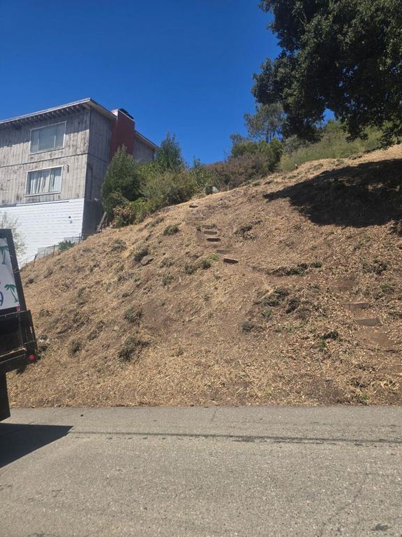Image 2 of property listing at 0 Burr Street, Oakland, CA 94621