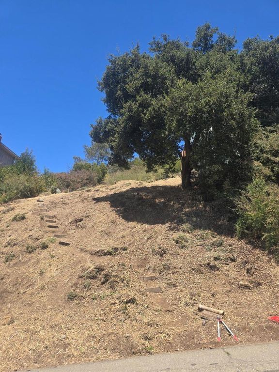 Image 3 of property listing at 0 Burr Street, Oakland, CA 94621