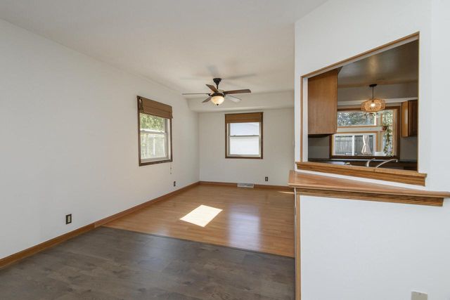 6185 S 38th STREET, Greenfield, WI 53221