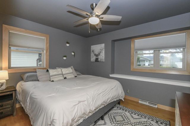 6185 S 38th STREET, Greenfield, WI 53221