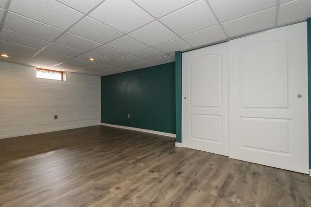 6185 S 38th STREET, Greenfield, WI 53221
