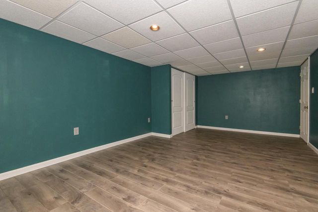 6185 S 38th STREET, Greenfield, WI 53221