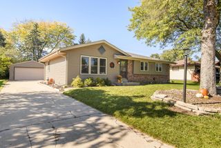6185 S 38th STREET, Greenfield, WI 53221
