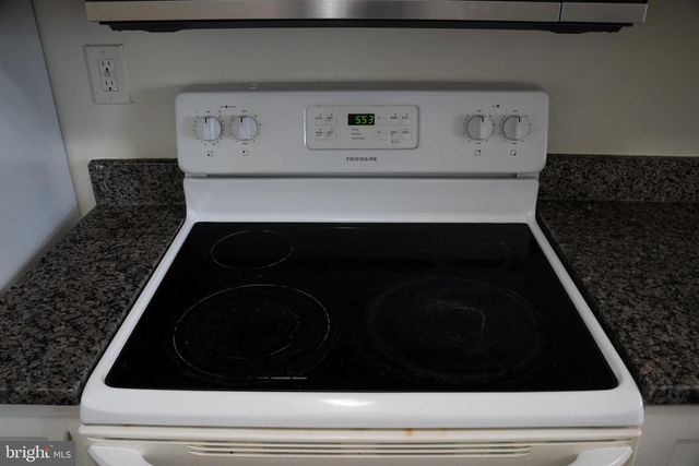 10010 RIDGELINE DR, Gaithersburg, MD 20886