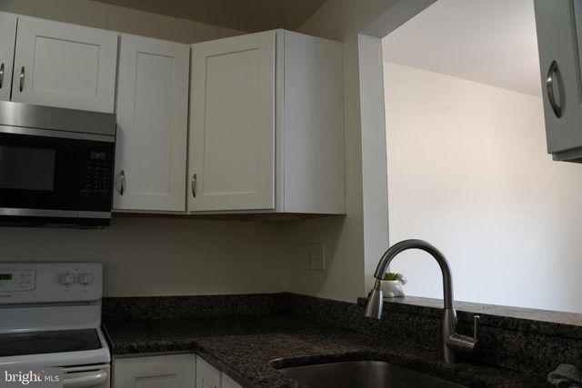 10010 RIDGELINE DR, Gaithersburg, MD 20886