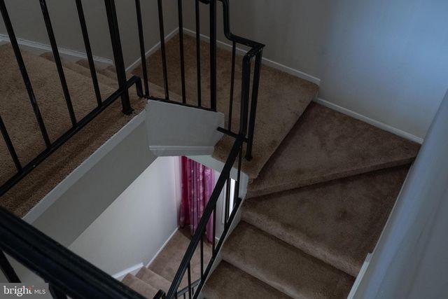 10010 RIDGELINE DR, Gaithersburg, MD 20886