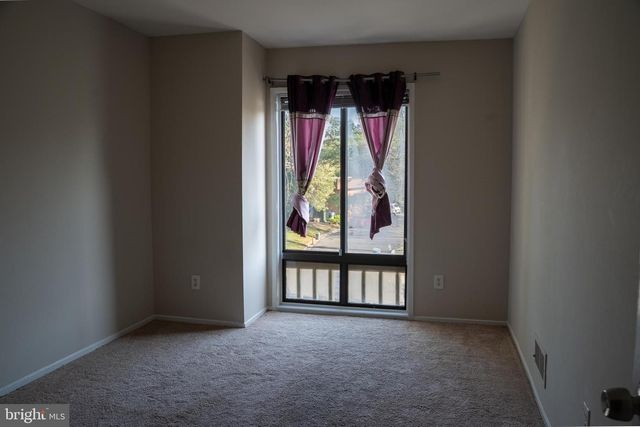 10010 RIDGELINE DR, Gaithersburg, MD 20886