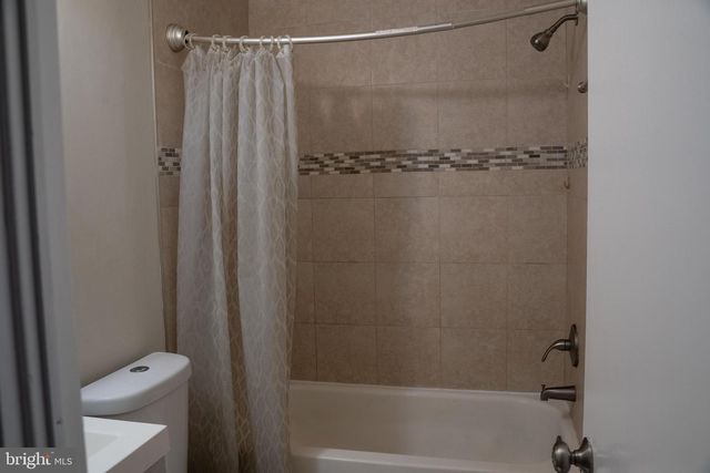 10010 RIDGELINE DR, Gaithersburg, MD 20886