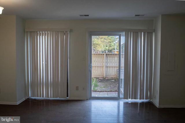 10010 RIDGELINE DR, Gaithersburg, MD 20886