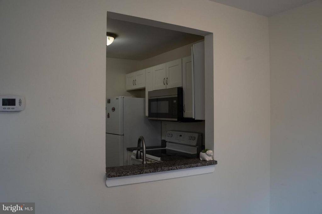 Image 11 of property listing at 10010 RIDGELINE DR, Gaithersburg, MD 20886