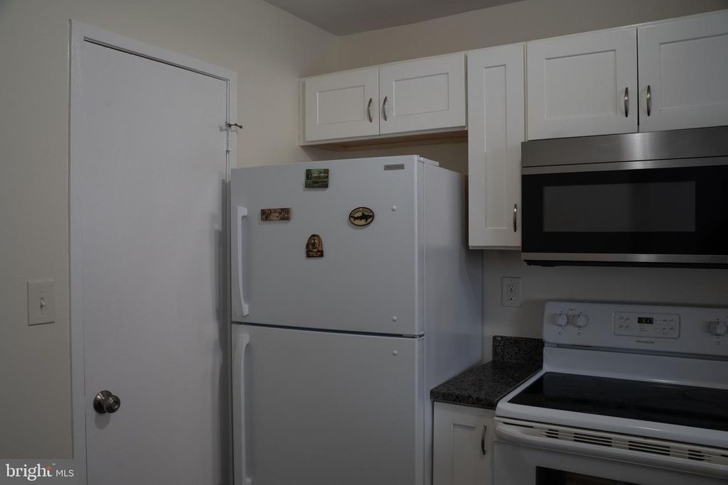 Image 13 of property listing at 10010 RIDGELINE DR, Gaithersburg, MD 20886