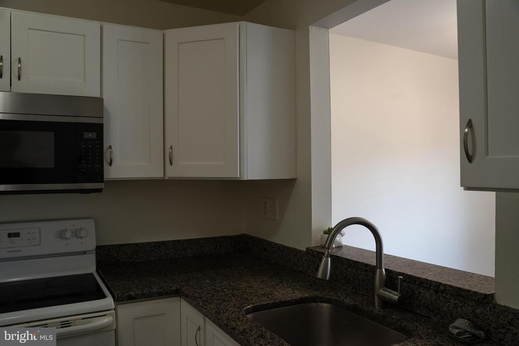 Image 18 of property listing at 10010 RIDGELINE DR, Gaithersburg, MD 20886