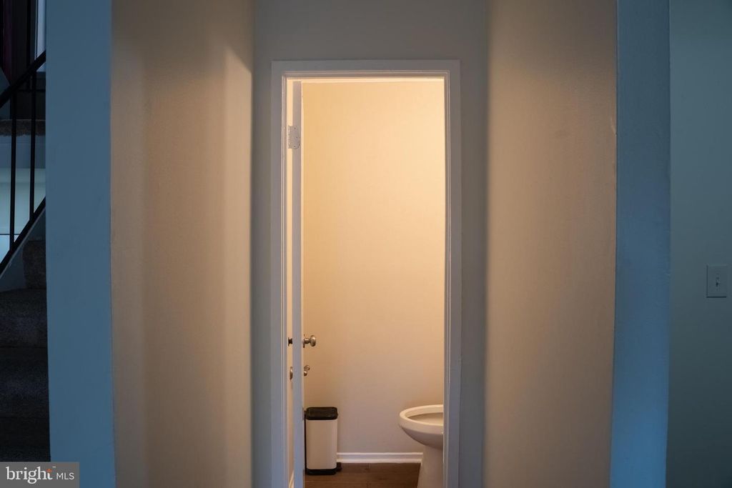 Image 21 of property listing at 10010 RIDGELINE DR, Gaithersburg, MD 20886