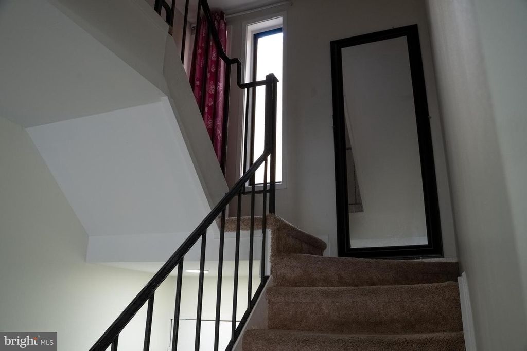 Image 28 of property listing at 10010 RIDGELINE DR, Gaithersburg, MD 20886