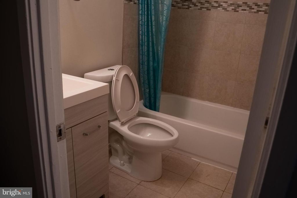 Image 35 of property listing at 10010 RIDGELINE DR, Gaithersburg, MD 20886