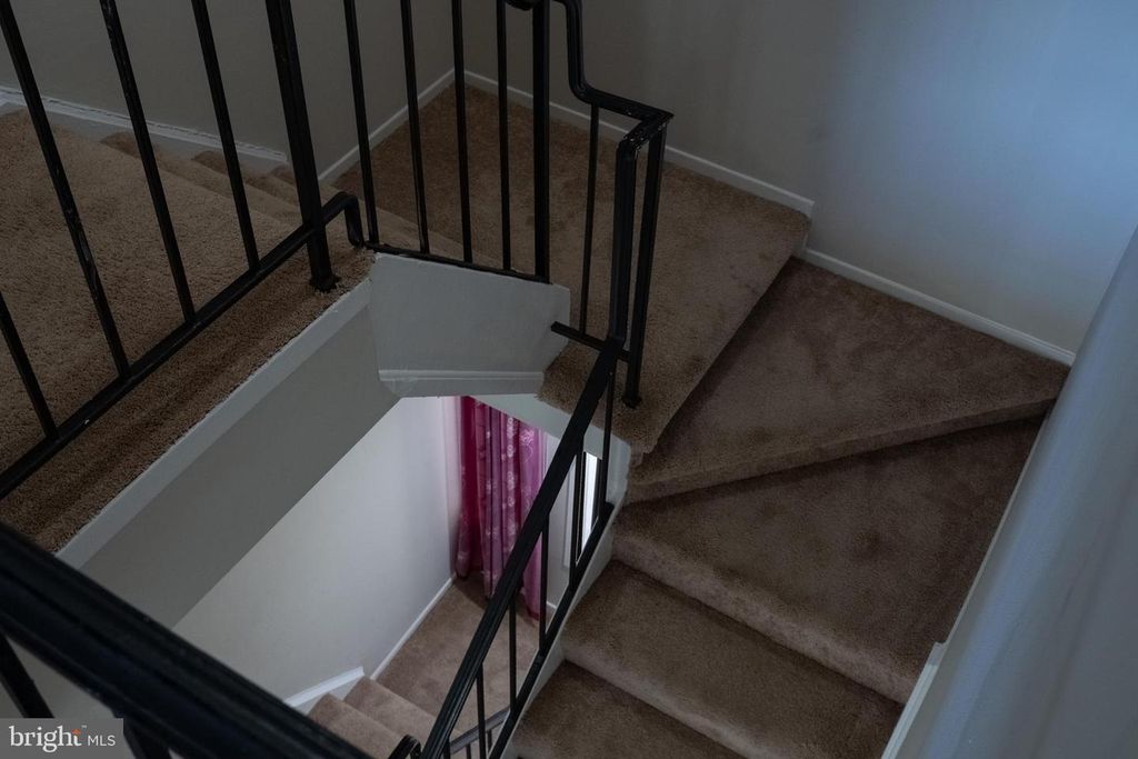 Image 51 of property listing at 10010 RIDGELINE DR, Gaithersburg, MD 20886