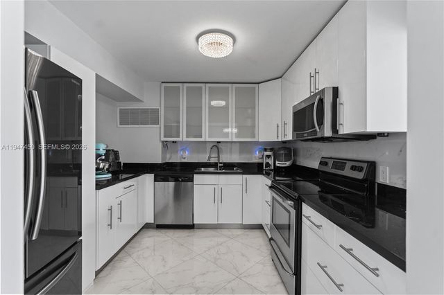 2851 NE 183rd St 2214E, Aventura, FL 33160