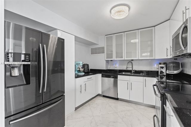 2851 NE 183rd St 2214E, Aventura, FL 33160