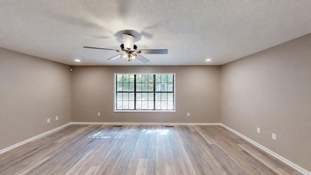 911 Roselee Drive, Paragould, AR 72450