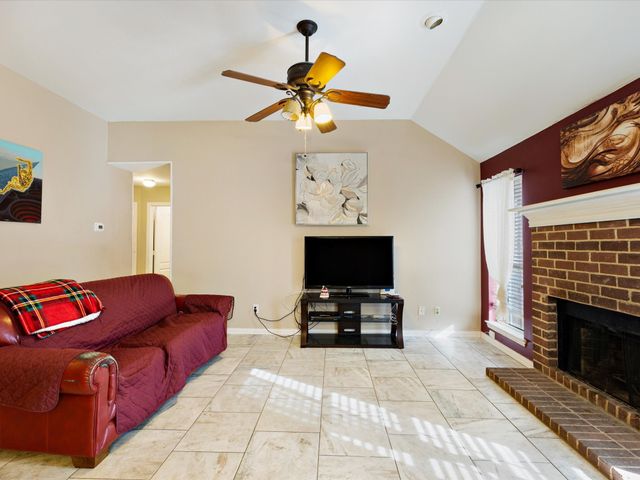 207 Quail Run, Aubrey, TX 76227