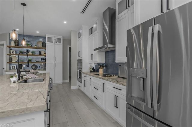 2286 2nd AVE SE, Naples, FL 34117