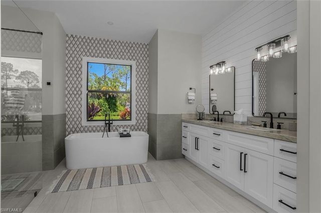 2286 2nd AVE SE, Naples, FL 34117