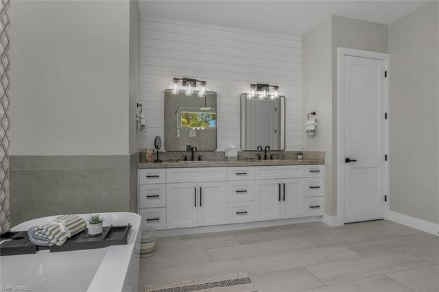 2286 2nd AVE SE, Naples, FL 34117