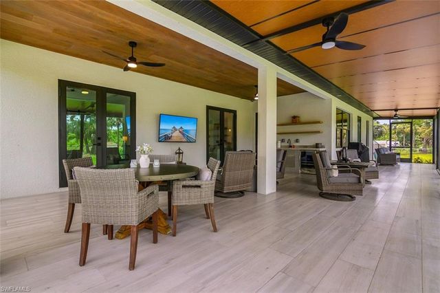 2286 2nd AVE SE, Naples, FL 34117