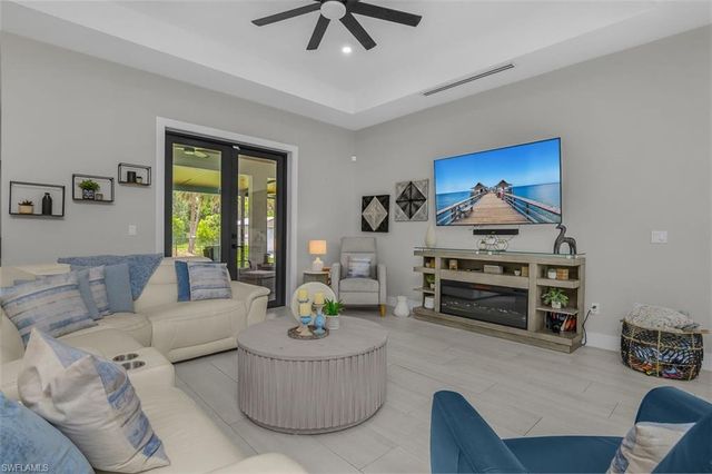 2286 2nd AVE SE, Naples, FL 34117