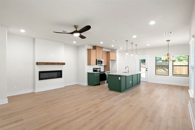 613 Escovedo Drive, Italy, TX 76651