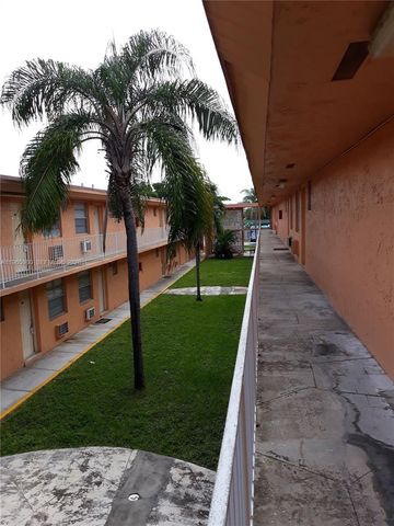 6850 W 14th Ct 24C, Hialeah, FL 33014
