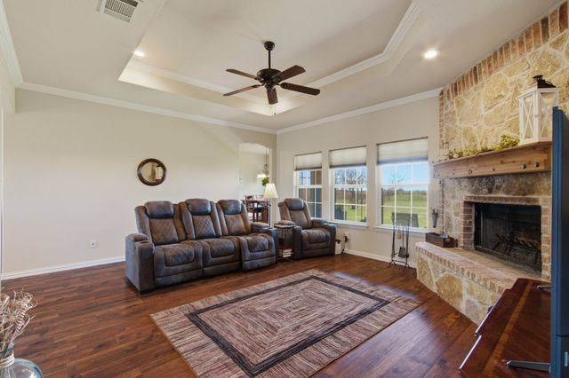 109 Heritage Parkway W, Decatur, TX 76234