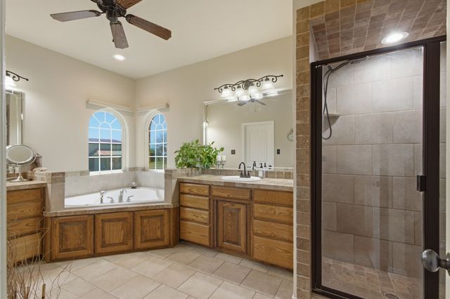 109 Heritage Parkway W, Decatur, TX 76234