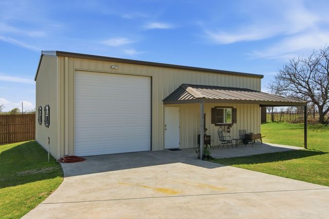 109 Heritage Parkway W, Decatur, TX 76234
