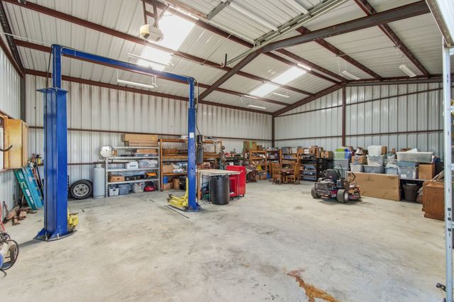 109 Heritage Parkway W, Decatur, TX 76234