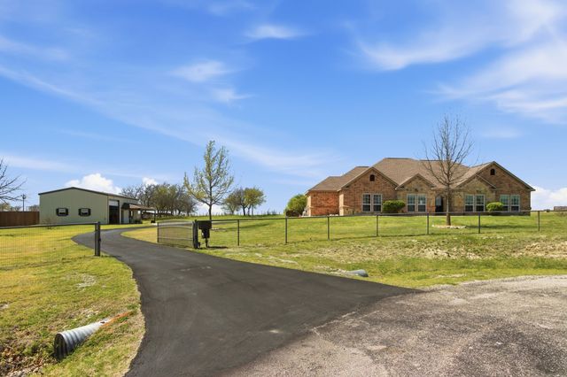 109 Heritage Parkway W, Decatur, TX 76234