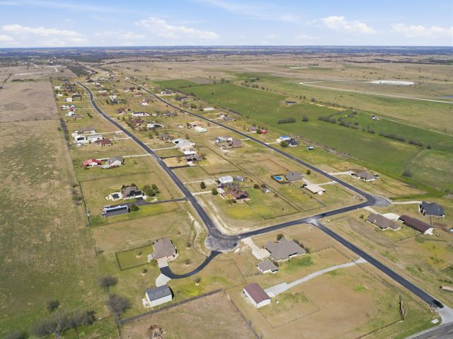 109 Heritage Parkway W, Decatur, TX 76234