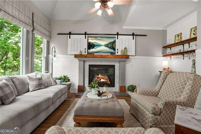 509 Crested Hawk Ridge, Canton, GA 30114
