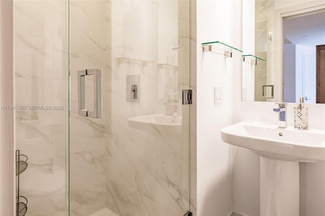 801 S Miami Ave 3703, Miami, FL 33130