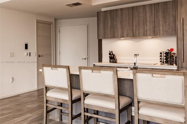 801 S Miami Ave 3703, Miami, FL 33130