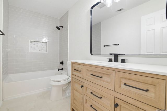 3445 Whisper Bluff, Schertz, TX 78108