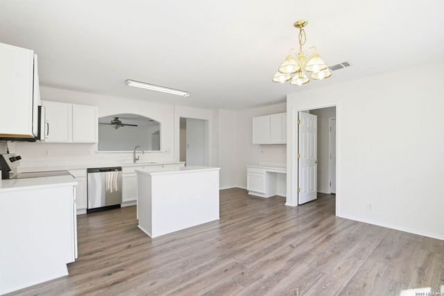 3445 Whisper Bluff, Schertz, TX 78108