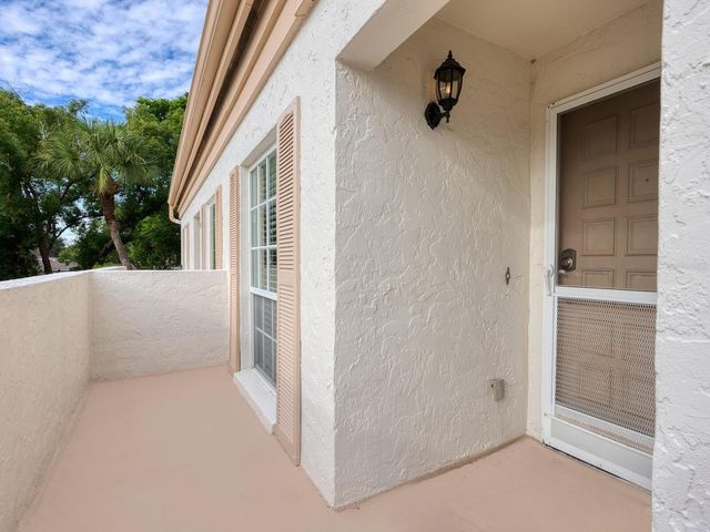 5207 WEDGEWOOD LANE 16, Sarasota, FL 34235