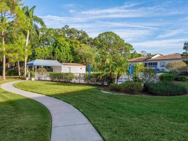 5207 WEDGEWOOD LANE 16, Sarasota, FL 34235