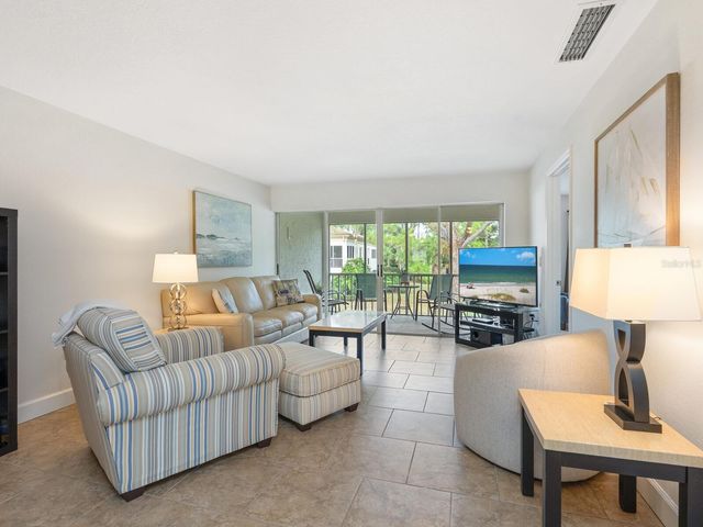 5207 WEDGEWOOD LANE 16, Sarasota, FL 34235